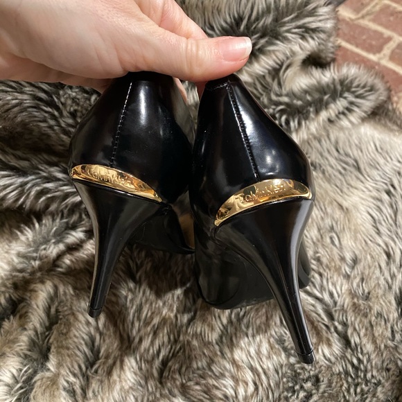 Calvin Klein - Picture 3 of 3